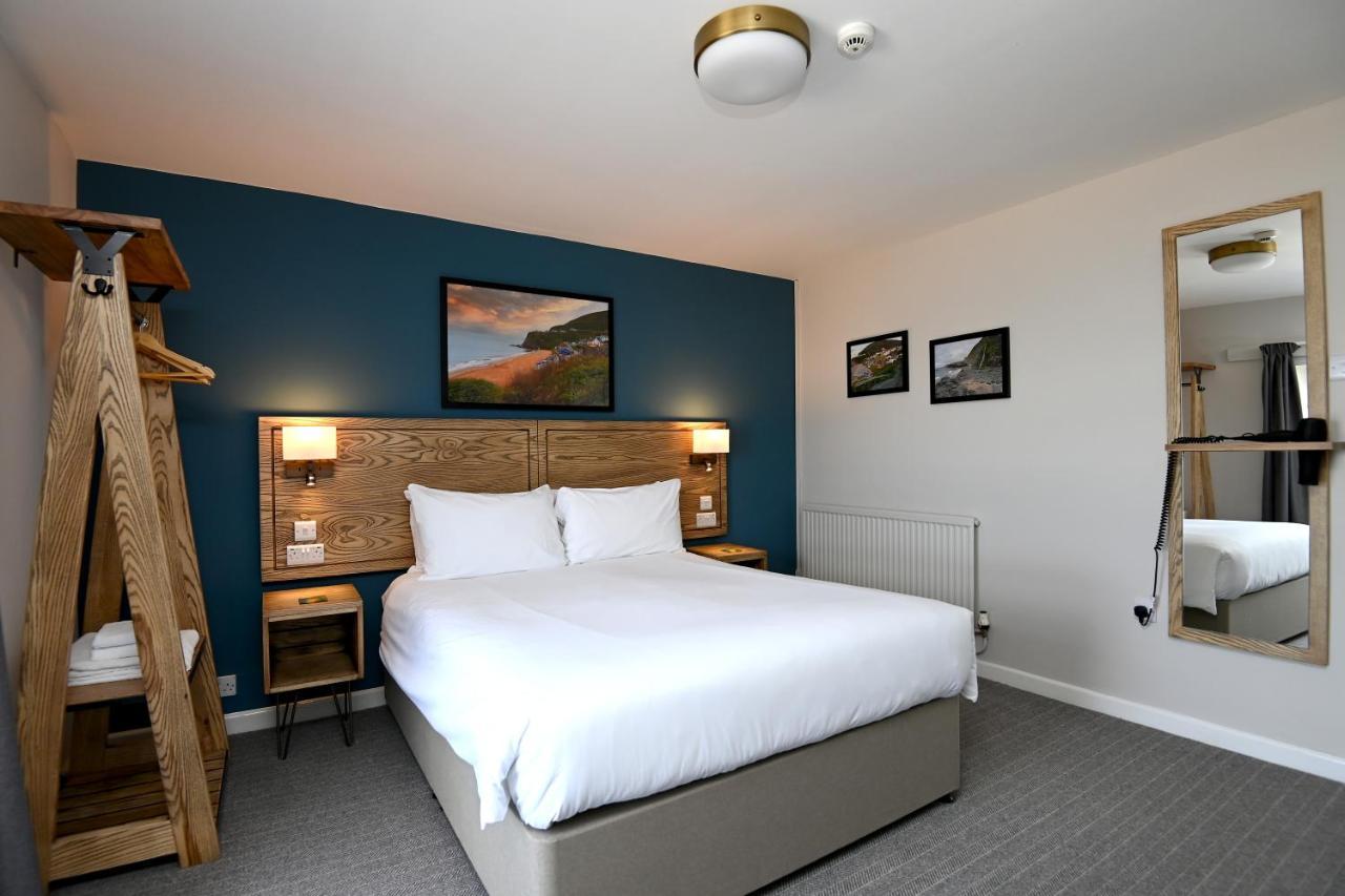 Ship Inn Aberporth Bagian luar foto