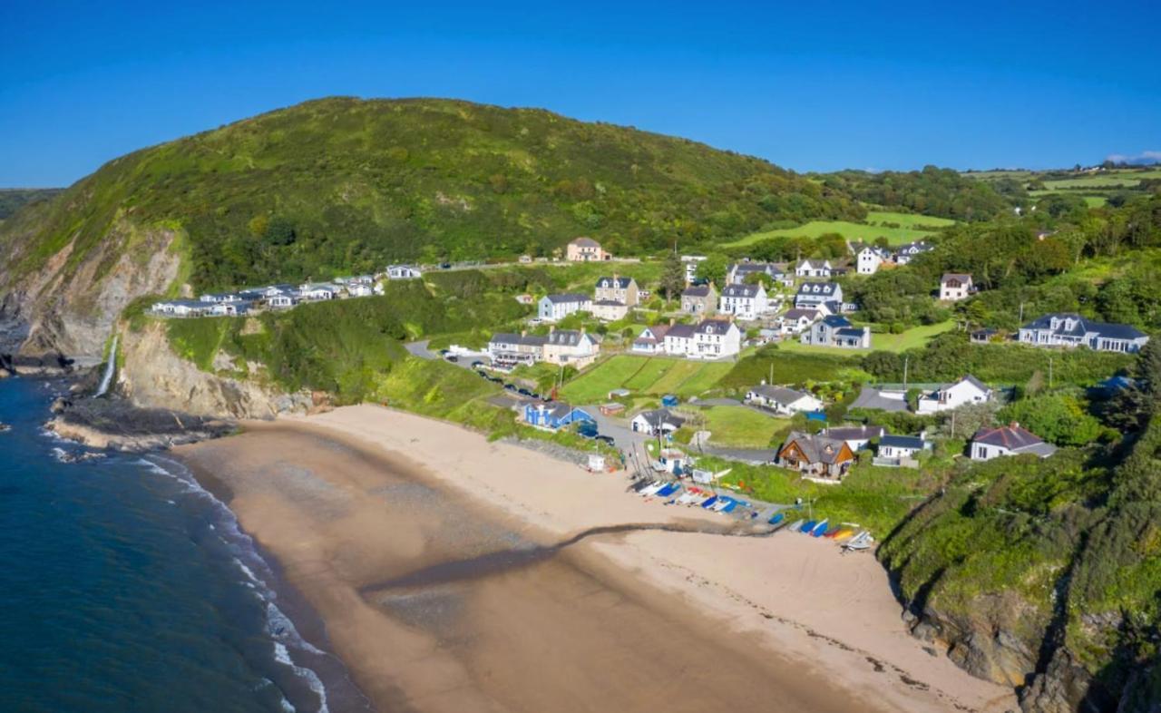 Ship Inn Aberporth Bagian luar foto