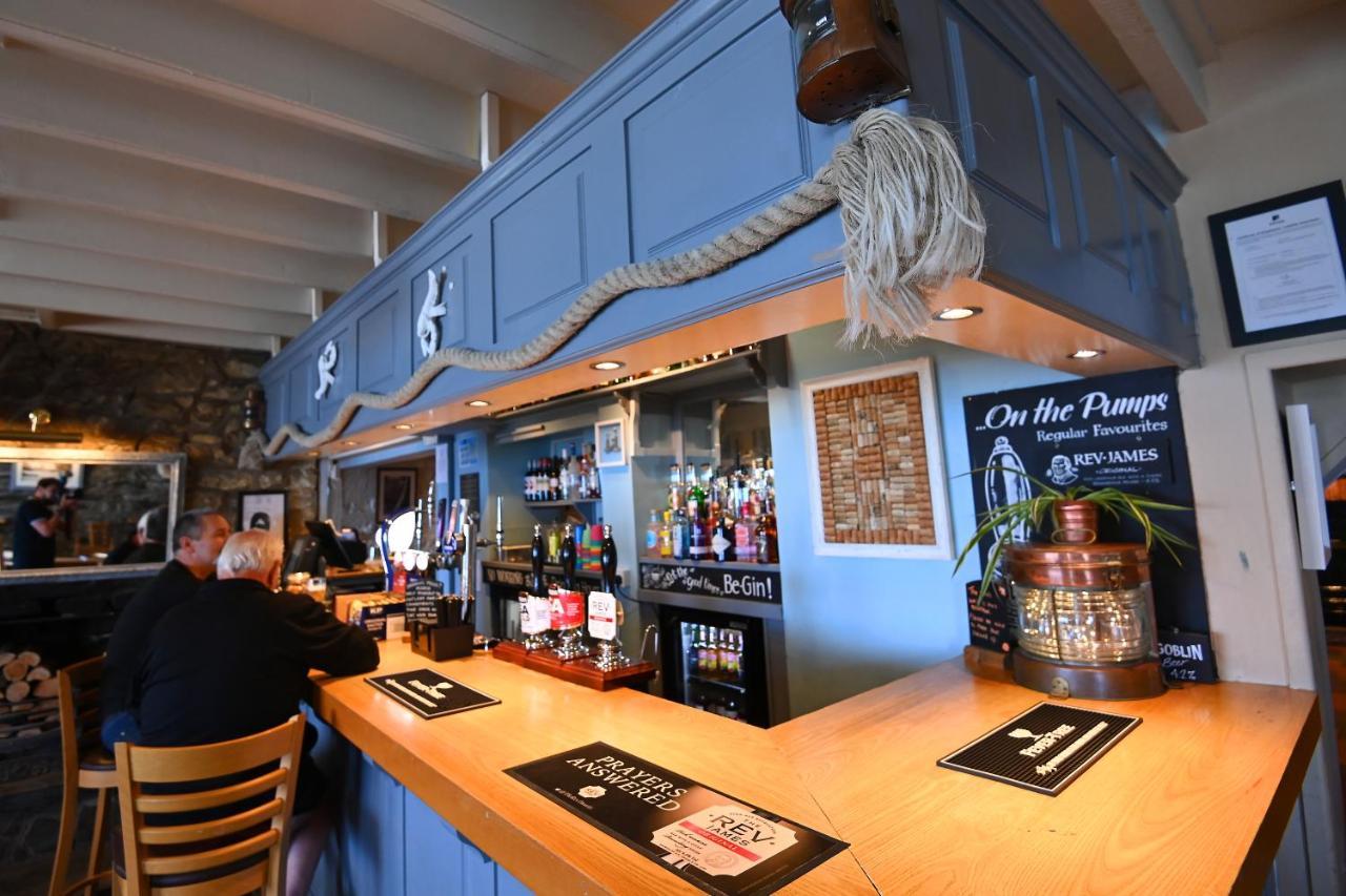 Ship Inn Aberporth Bagian luar foto