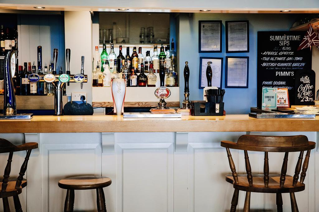 Ship Inn Aberporth Bagian luar foto