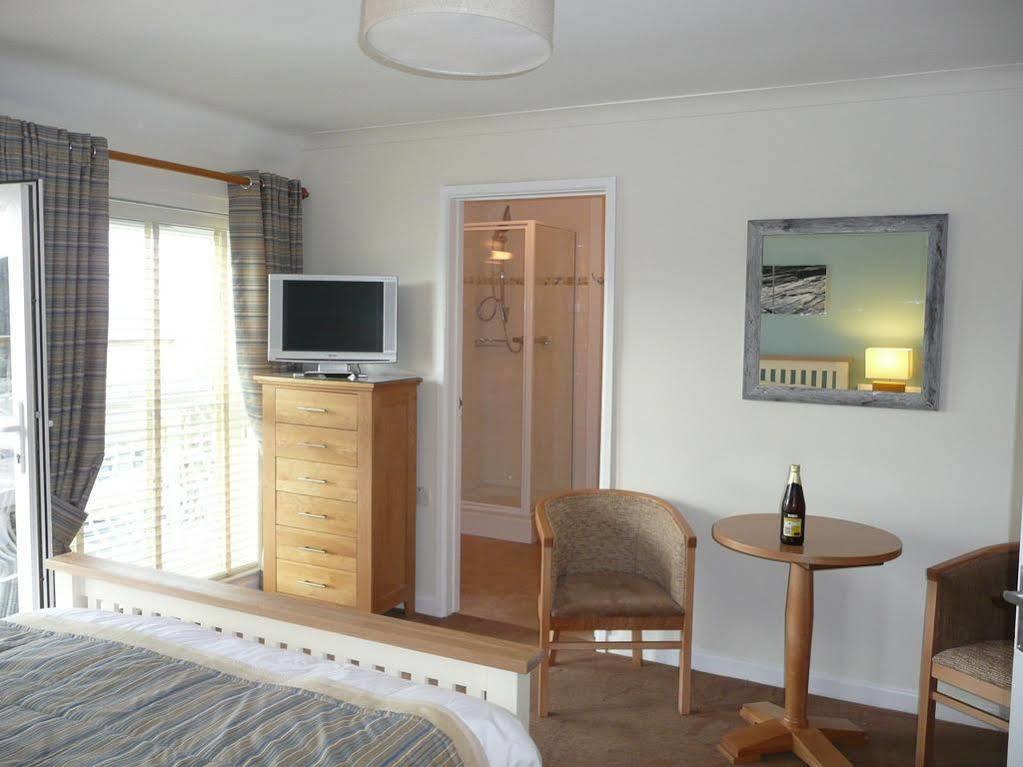 Ship Inn Aberporth Bagian luar foto