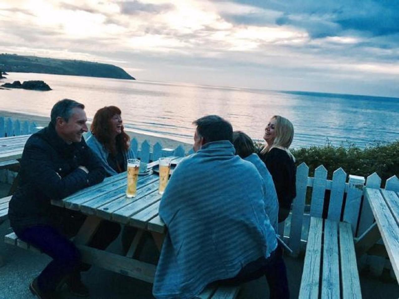 Ship Inn Aberporth Bagian luar foto